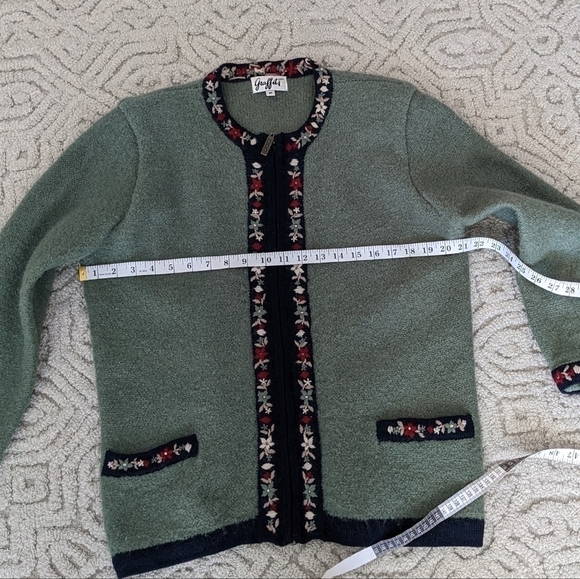 VINTAGE wool sage/olive green embroidered flowers knit cardigan Small @G - Picture 5 of 10